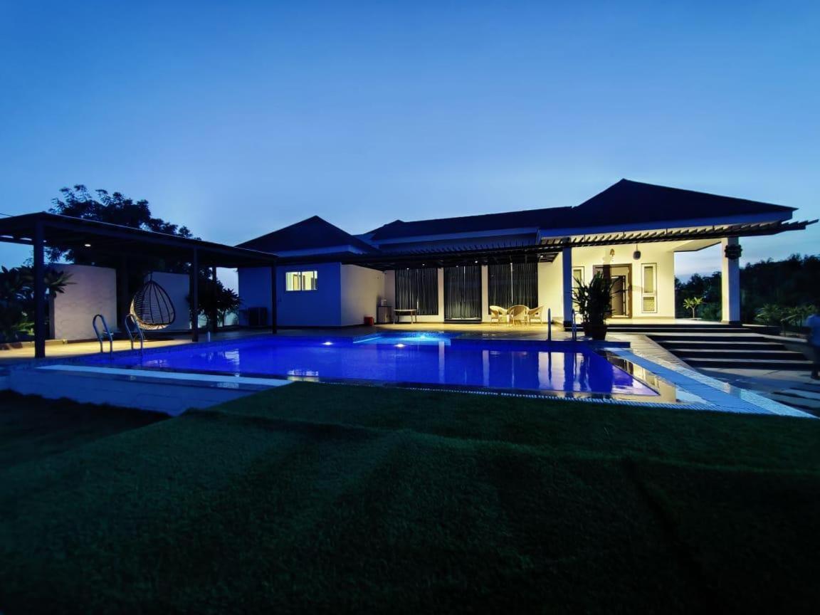 V R Farms Exotic Villa Venkatāpur Exterior foto